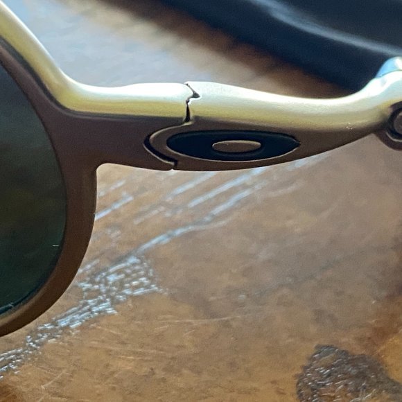 Oakley Polarized Madman Special Edition Sunglasses in Brand New Condition - Picture 7 of 16